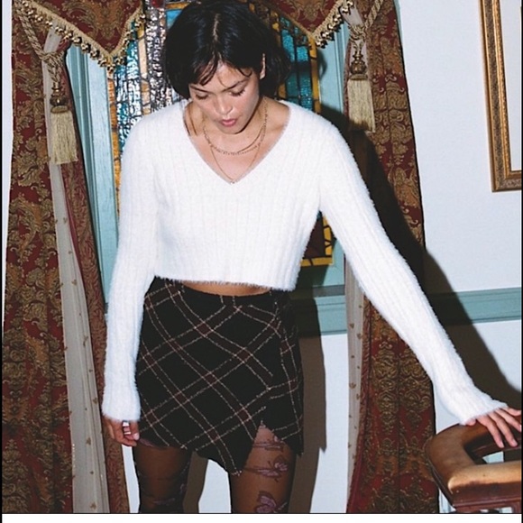 EUC Urban Outfitters Cropped Sweater szS worn once - Picture 4 of 6